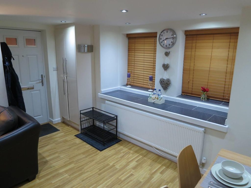 Property photo 3 of 21 34d2B8dc-777F-49c2-9166-cd9F6E9Ad84c.Jpg