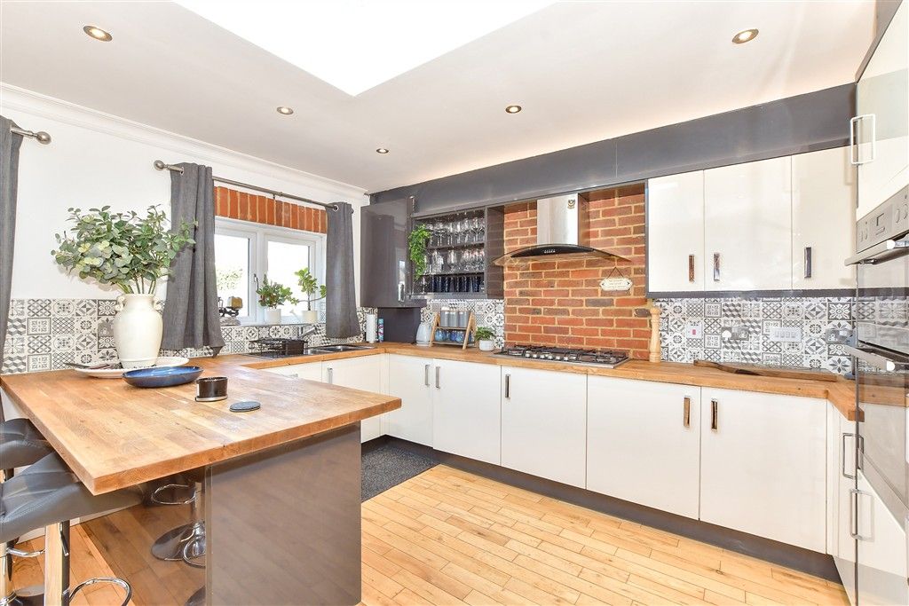 Property photo 3 of 15 Kitchen