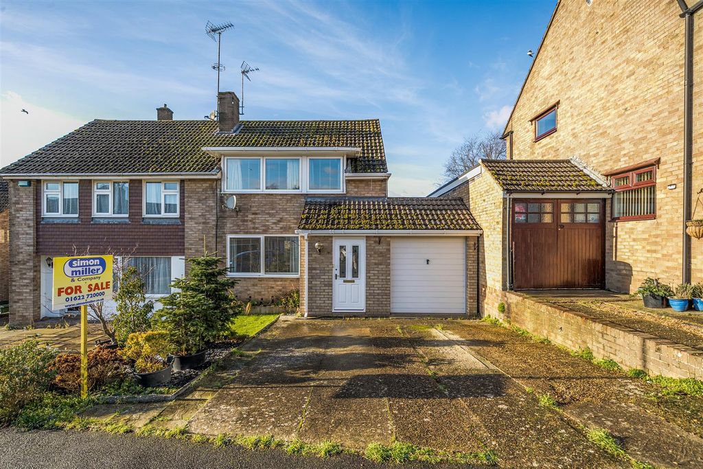 Property photo 1 of 25 1395268-1-695E5B4B2223F.Jpg