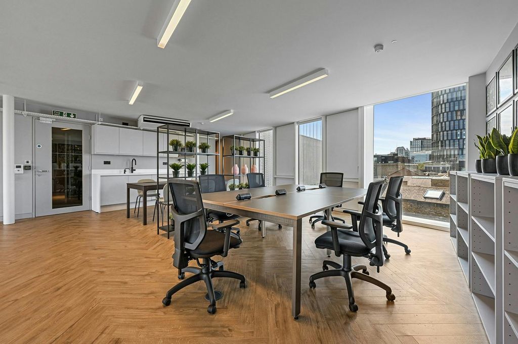 Property photo 1 of 8 Main Office Space