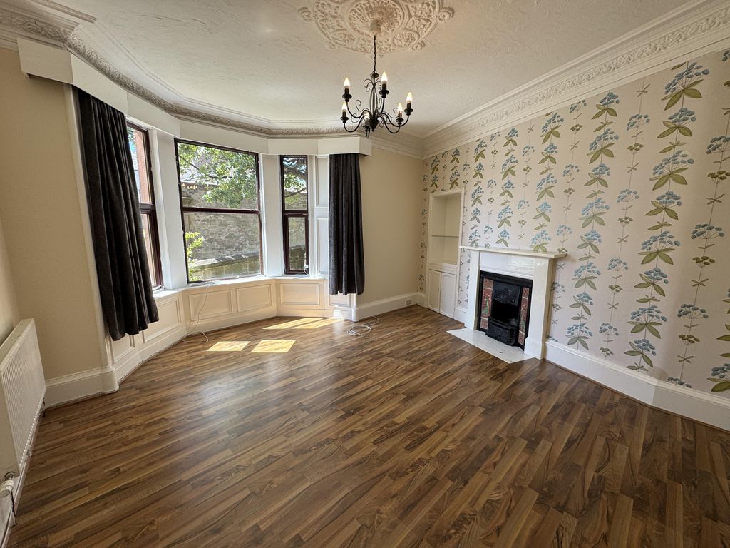 Property photo 2 of 31