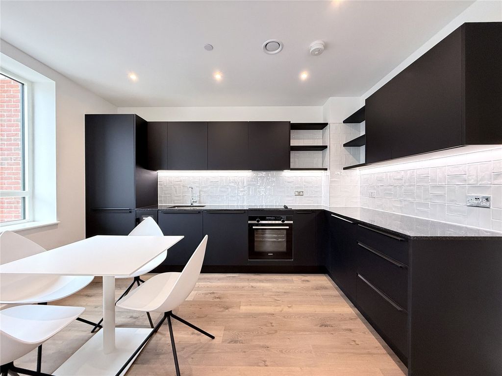 Property photo 3 of 11 Picture No. 18