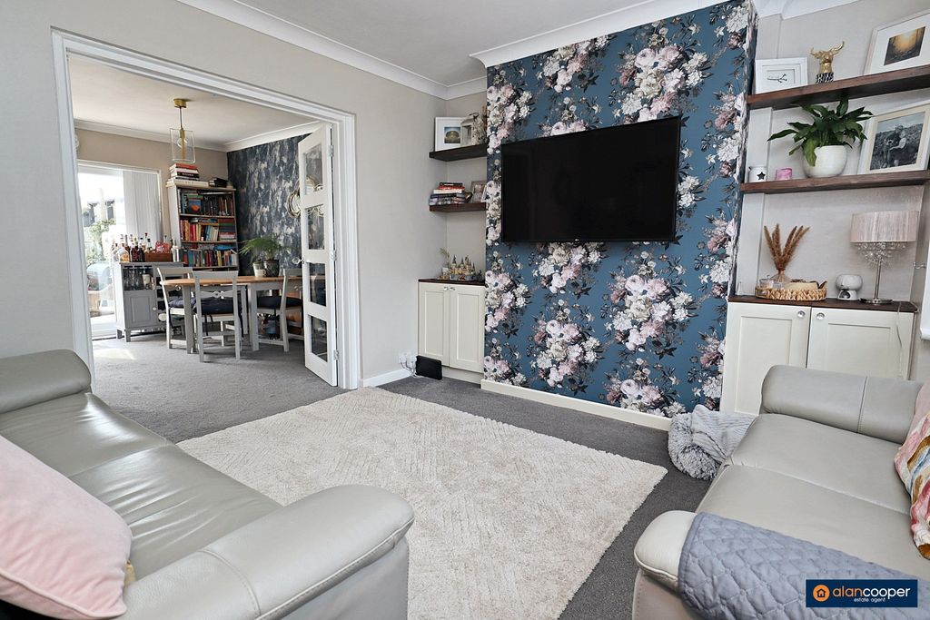 Property photo 3 of 25 4406144