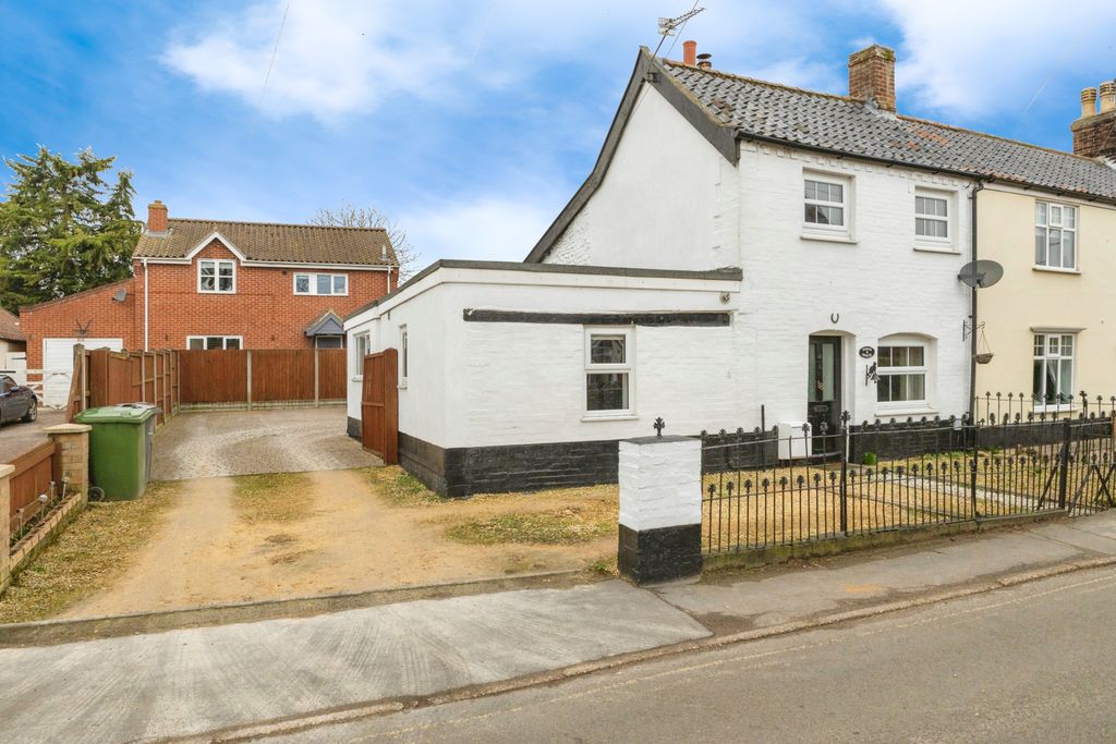 Property photo 1 of 17 Photography