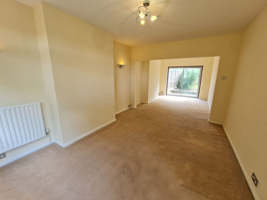 Property photo 2 of 7 Lounge