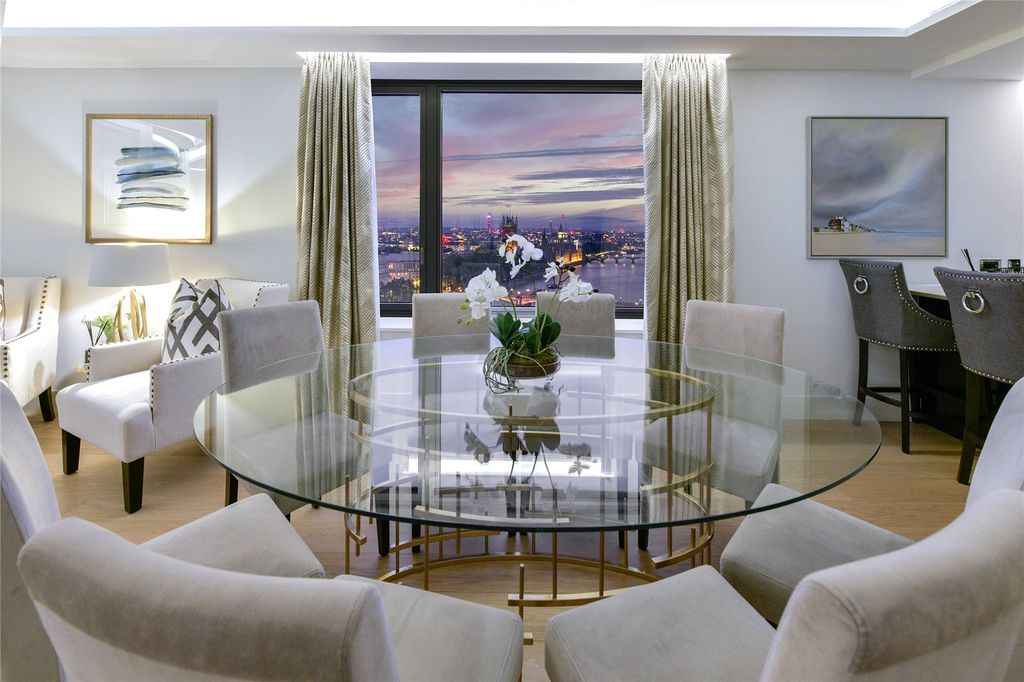 Property photo 3 of 21 Dining Area