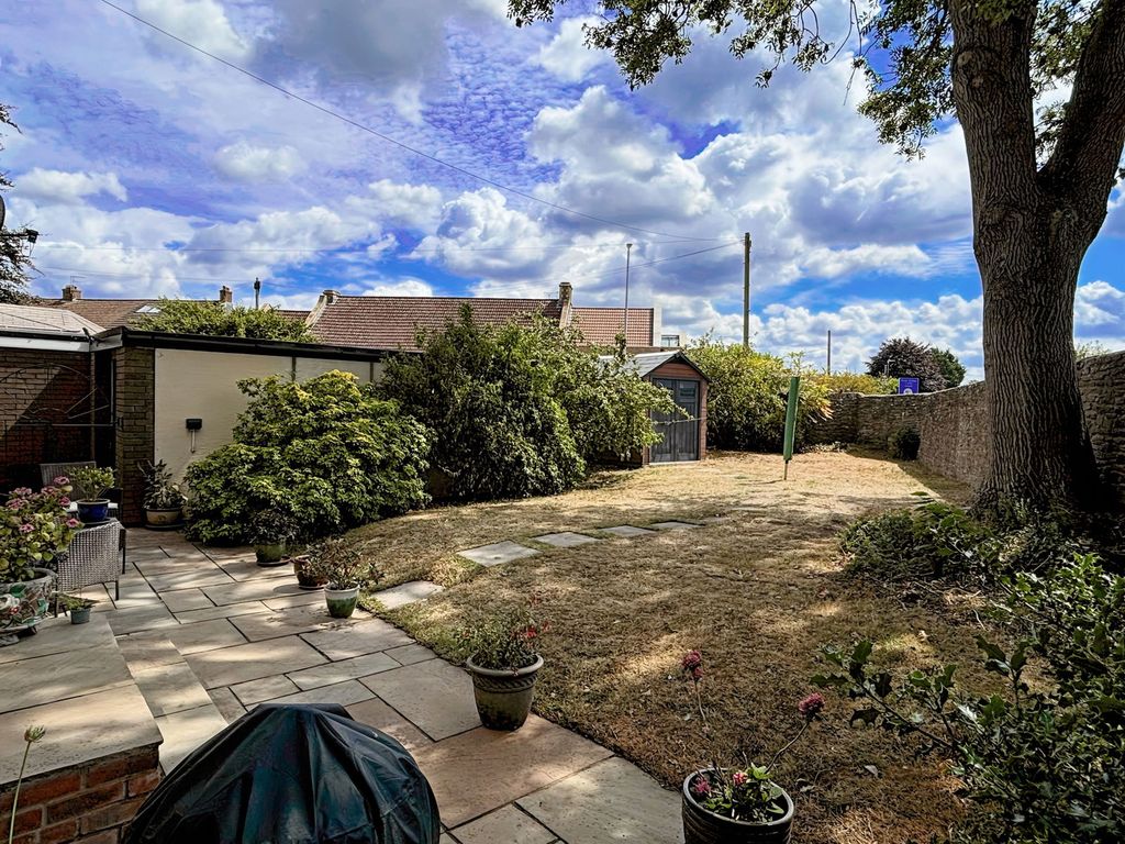 Property photo 2 of 28