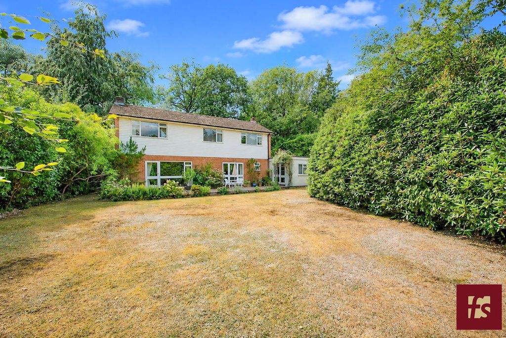 Property photo 3 of 27