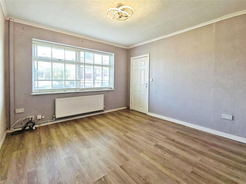 Property photo 2 of 18 Picture No. 03
