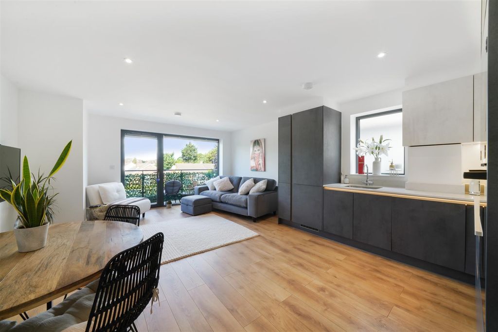 Property photo 1 of 13 Flat 3, Treasure House - Oe3Wmieaw6m0L0Rrr0Jd.Jpg