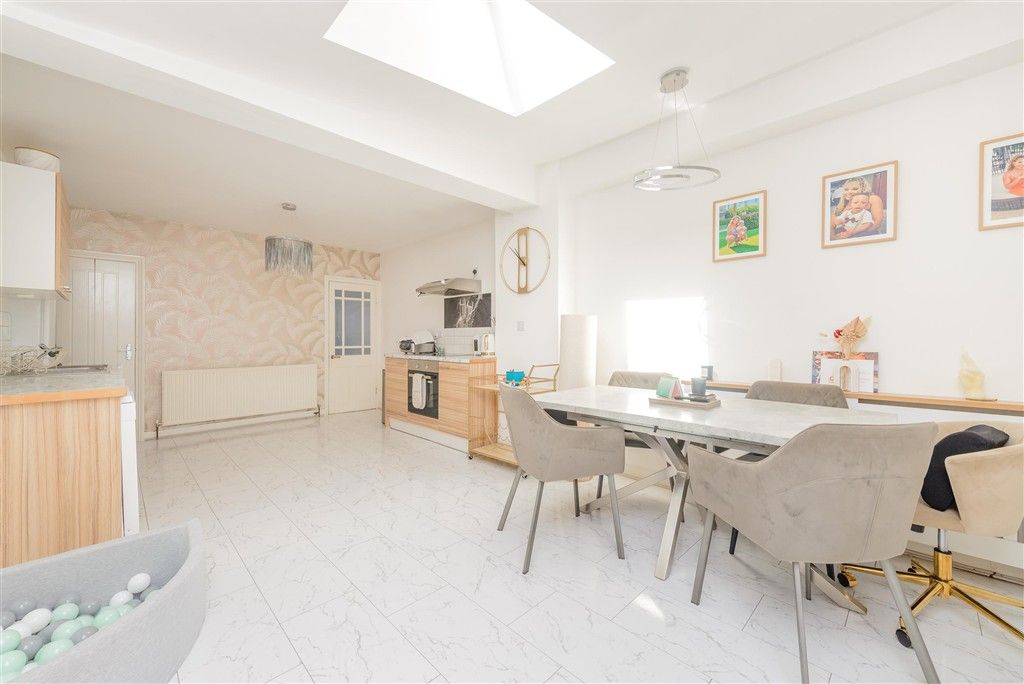 Property photo 3 of 9 Dining Area