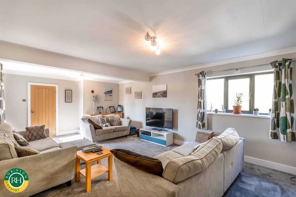 Property photo 2 of 24