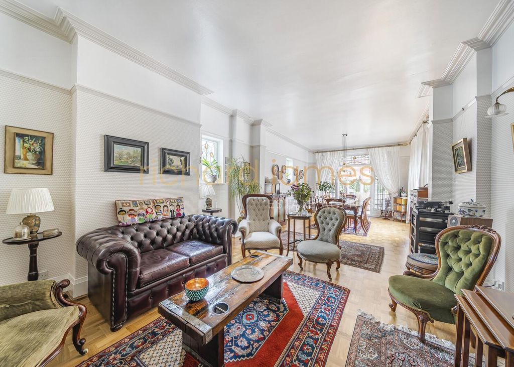 Property photo 2 of 19 03A49E6A-2941-4B44-9365-6Bdb91328B59.Jpg