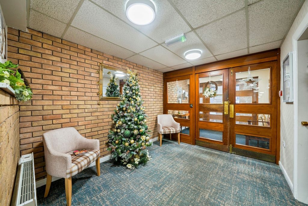 Property photo 2 of 11