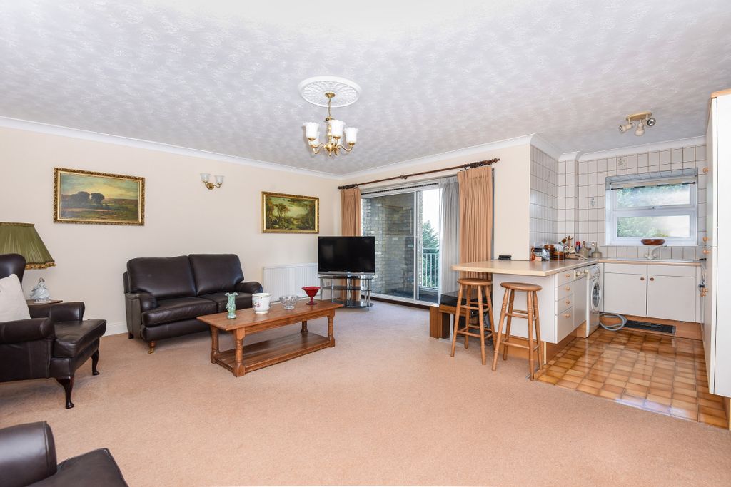 Property photo 2 of 8