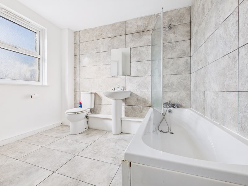 Property photo 3 of 8 Bathroom
