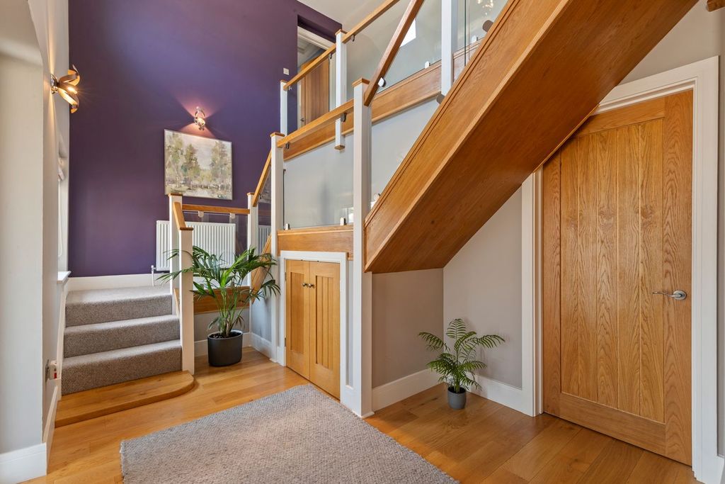Property photo 3 of 46