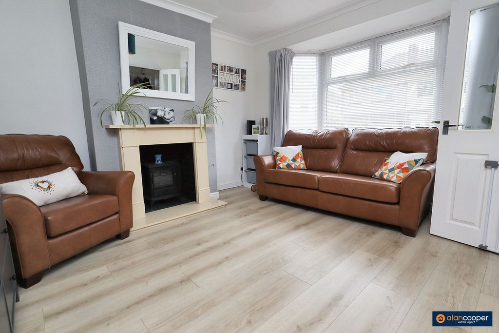 Property photo 3 of 23 3702705