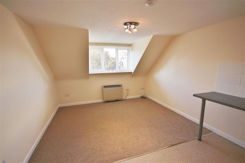 Property photo 3 of 5 Living Room