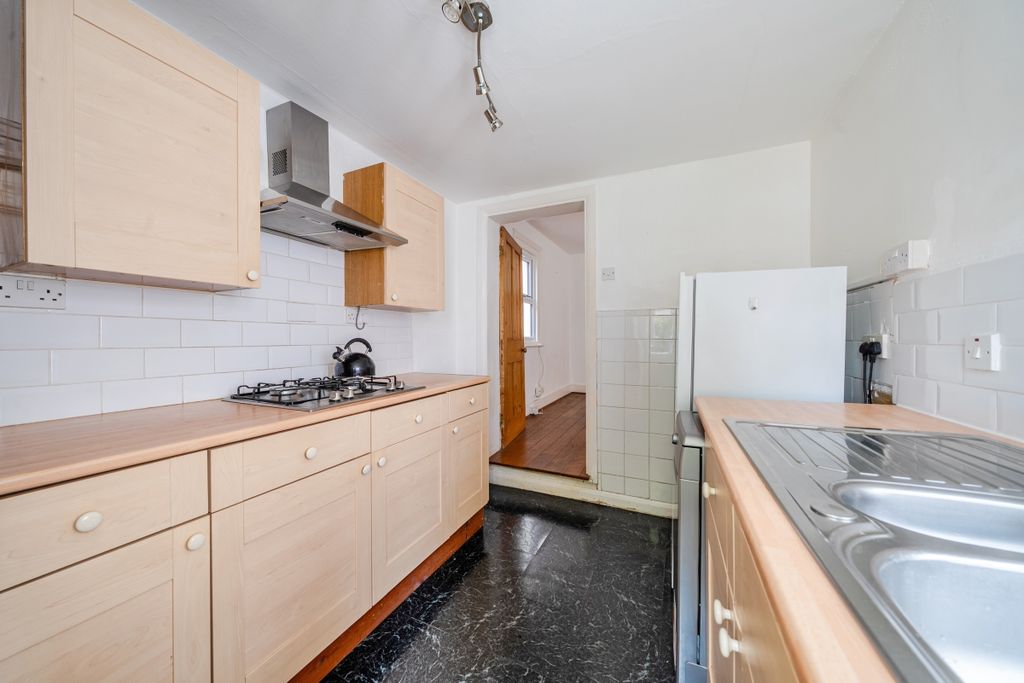 Property photo 3 of 11 1516952-10-6Aa164...