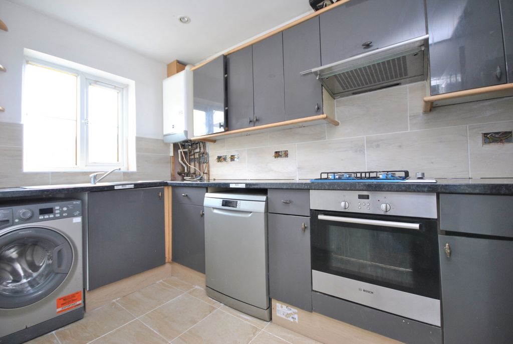 Property photo 3 of 9 4