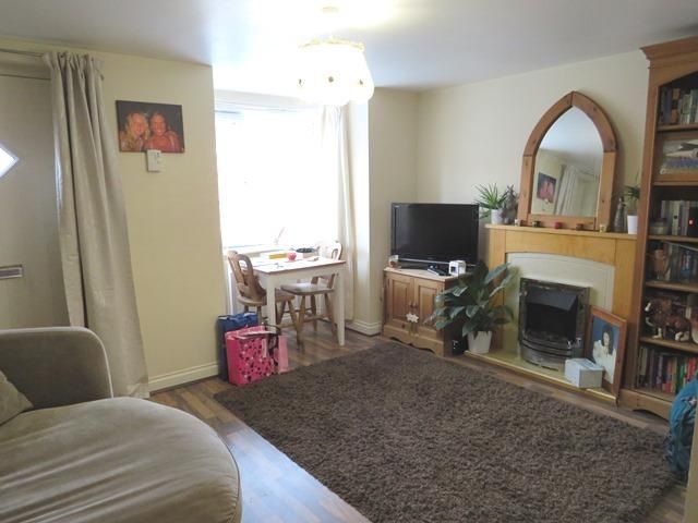 Property photo 3 of 9 Living Room