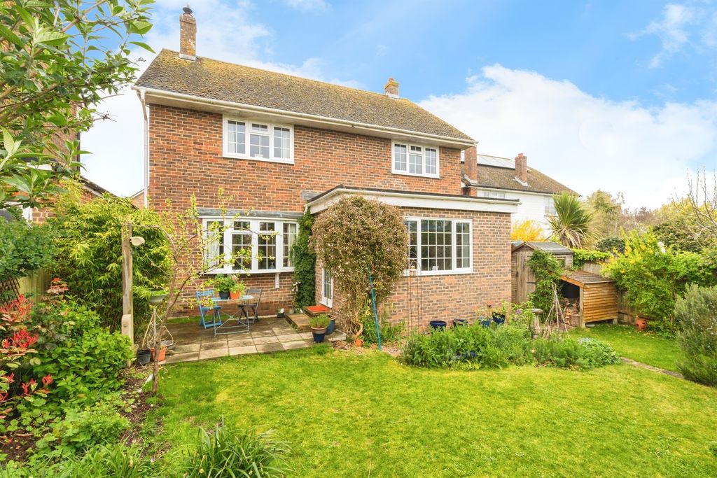 Property photo 2 of 17