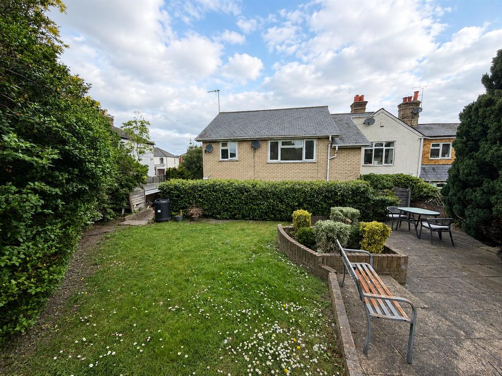 Property photo 3 of 12
