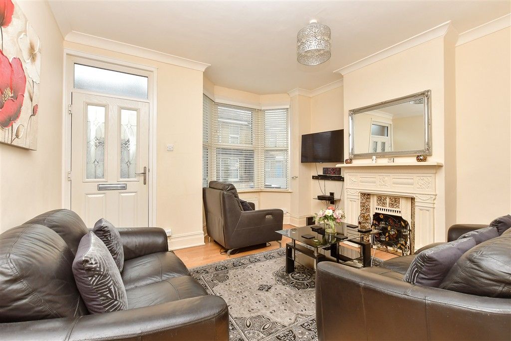 Property photo 2 of 9 Lounge