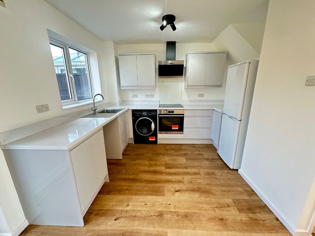 Property photo 2 of 12 4007262