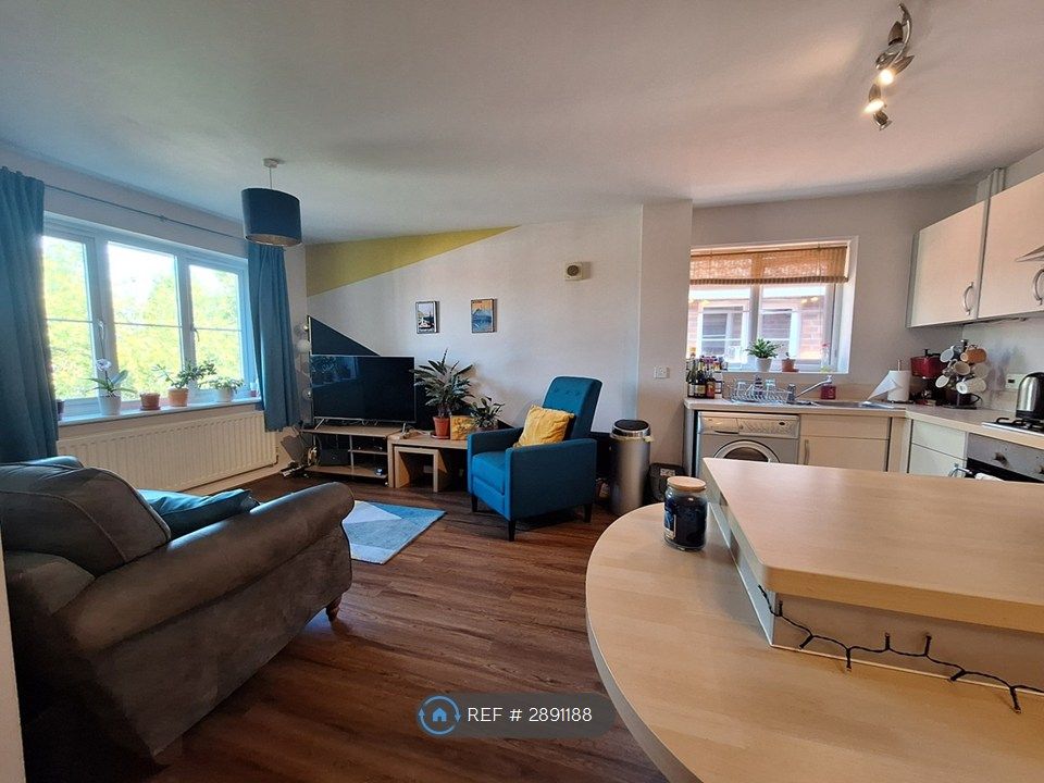 Property photo 1 of 11 Livingroom