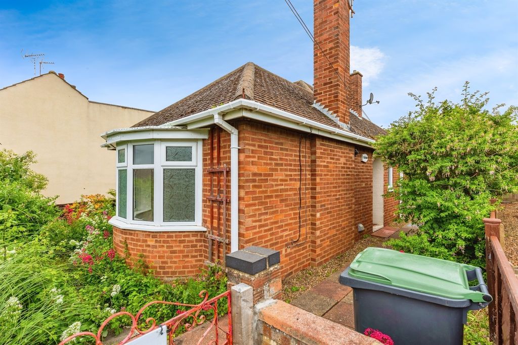 Property photo 2 of 18