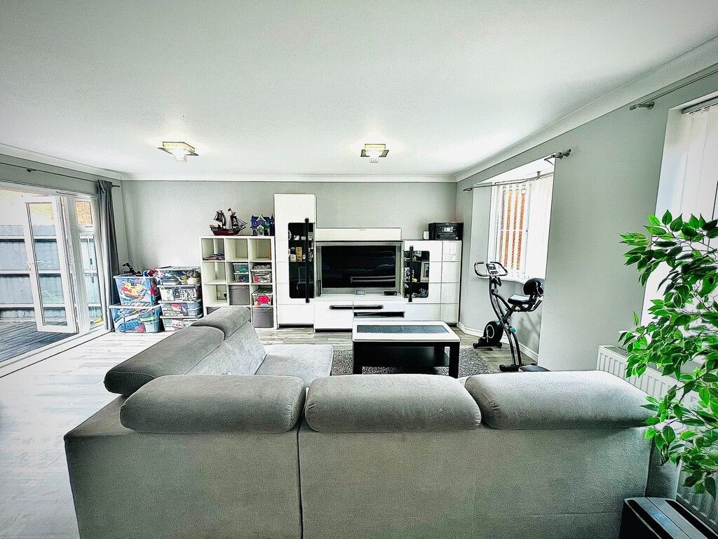 Property photo 1 of 16 Lounge/Dining Room