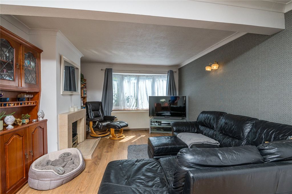 Property photo 2 of 16 Picture No. 11