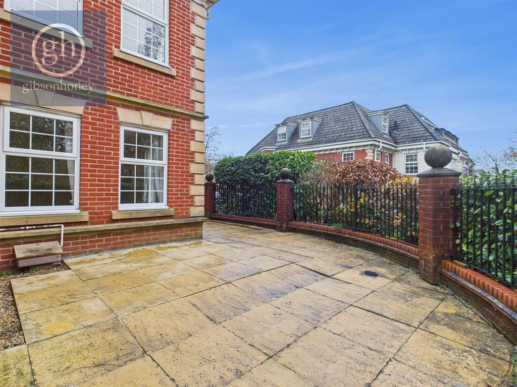 Property photo 3 of 13 Cam05080G0-Pr0237-Still004.Jpg