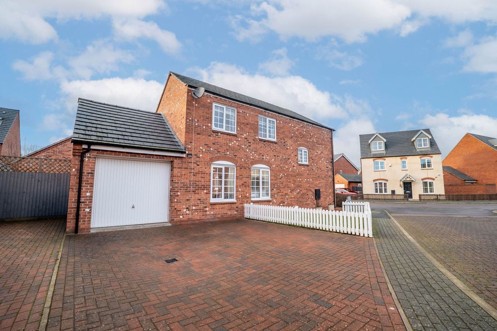 Property photo 2 of 26