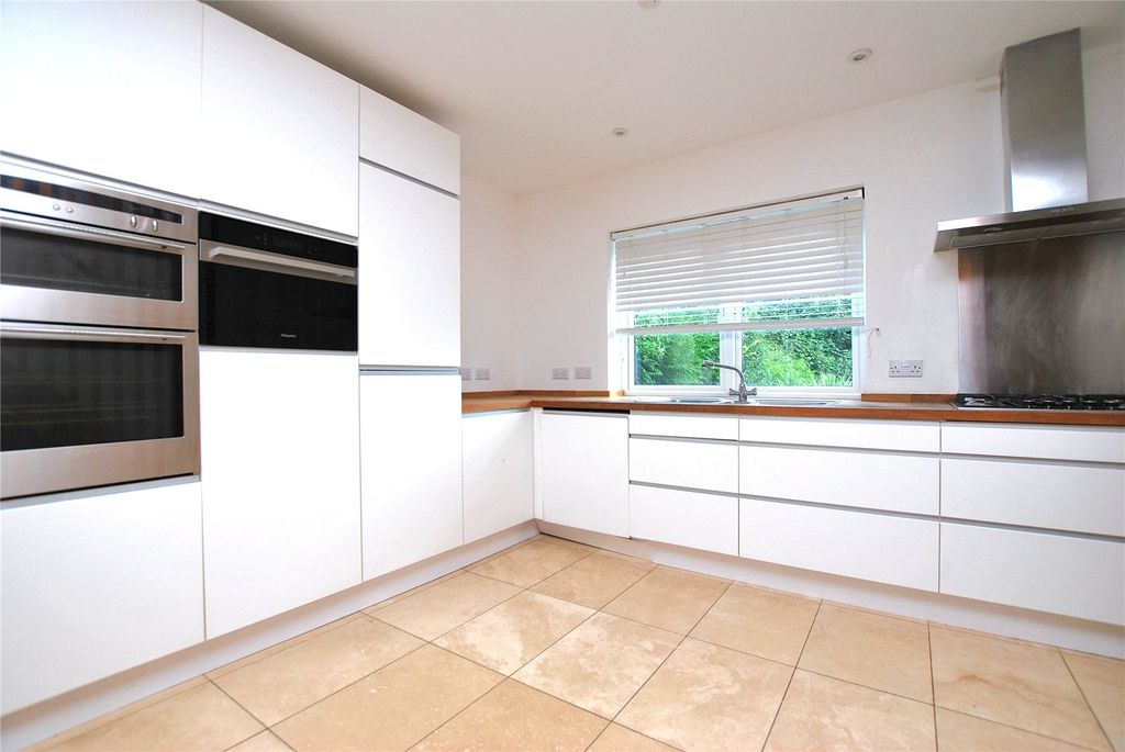 Property photo 2 of 9 Picture No. 23