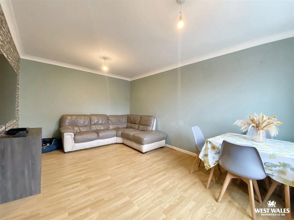 Property photo 2 of 17 Img_2265.Jpg