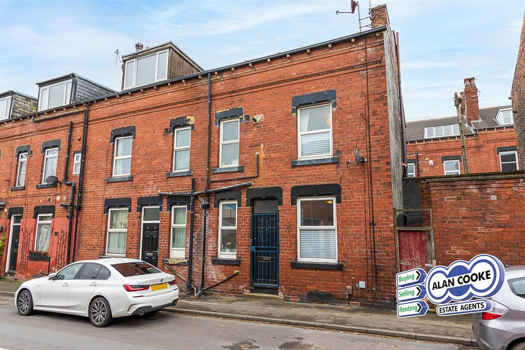 Property photo 3 of 8 Front.Jpg