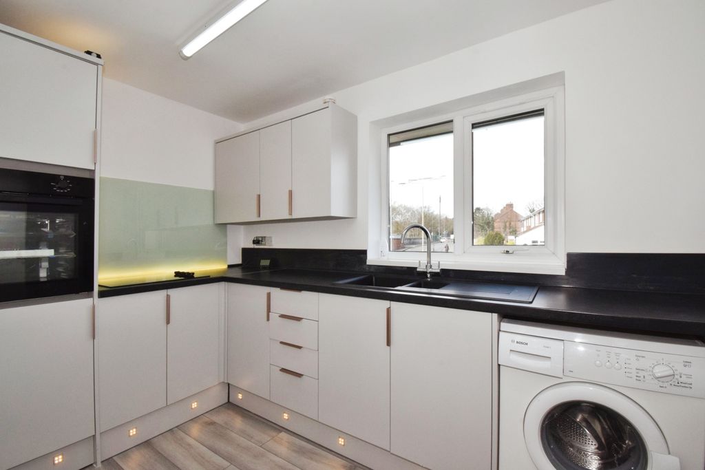 Property photo 1 of 17 Kitchen