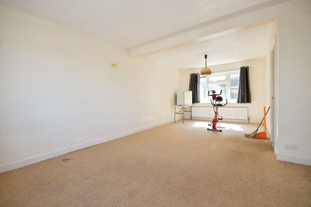 Property photo 3 of 14 Photo