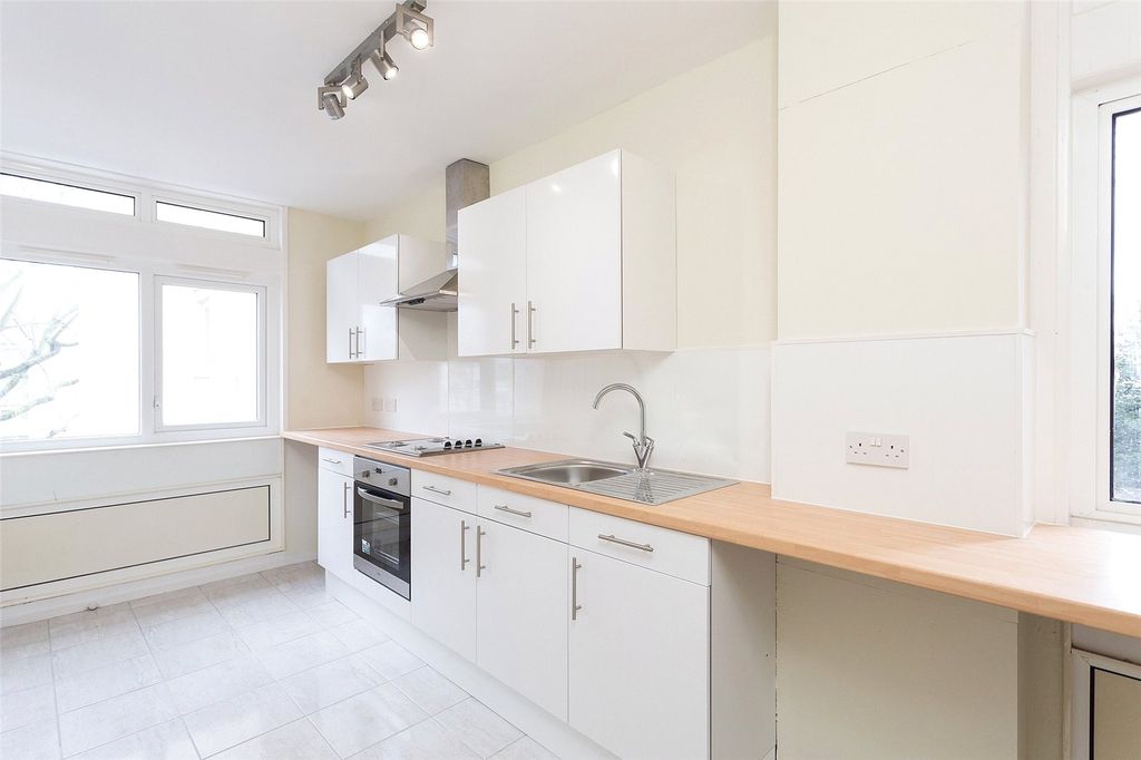 Property photo 1 of 6 Kitchen