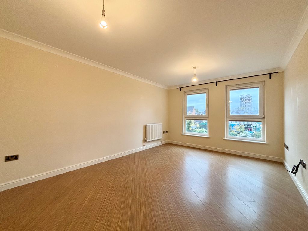 Property photo 2 of 10 1