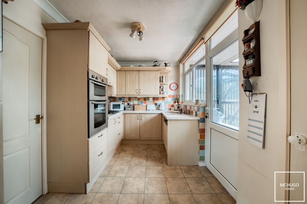 Property photo 3 of 13 Xt5A4898-Hdr(3)