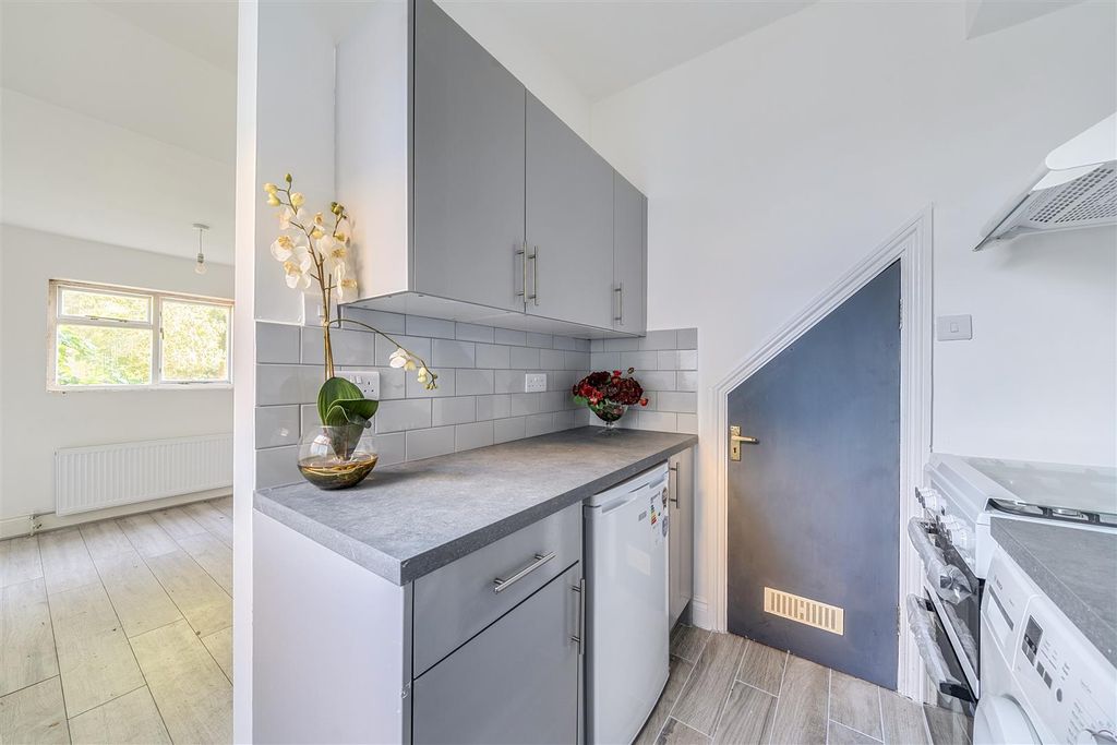 Property photo 3 of 10 1360262-14-68Dbf6d3383Fe.Jpg