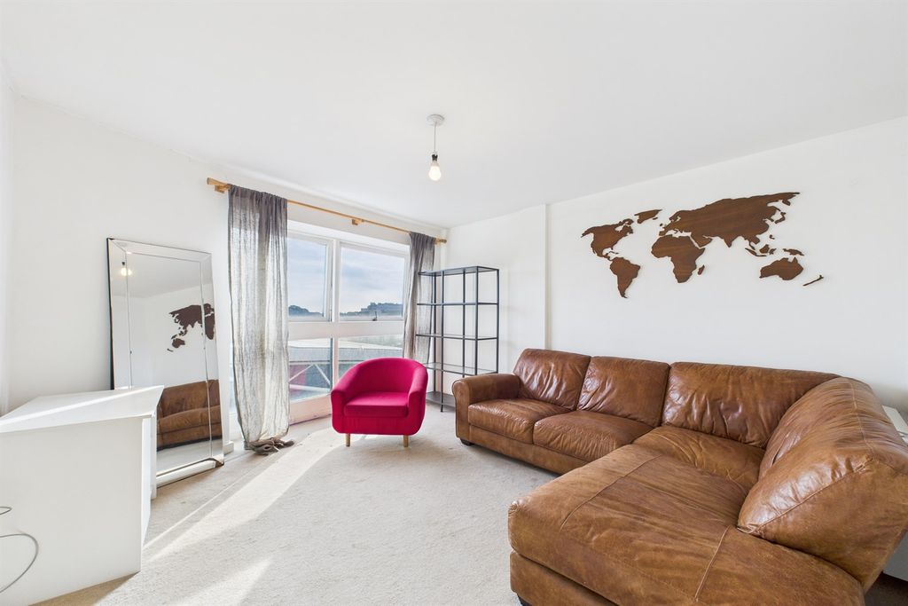 Property photo 2 of 11 Living Area