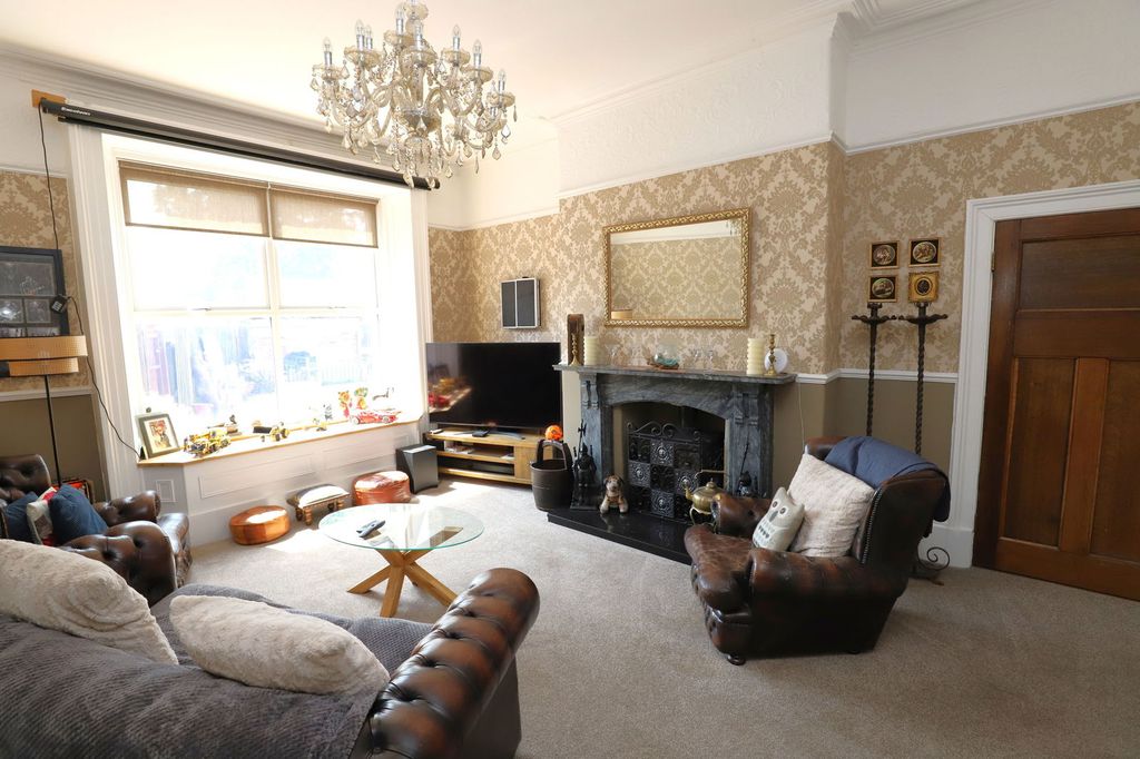 Property photo 2 of 44