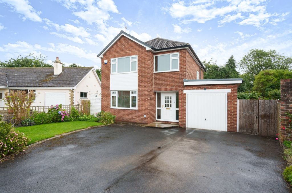 Property photo 1 of 8 Ewemove Wetherby House Front