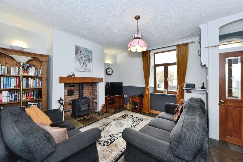 Property photo 3 of 34