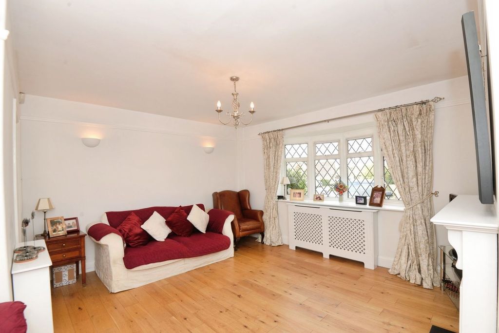 Property photo 3 of 20